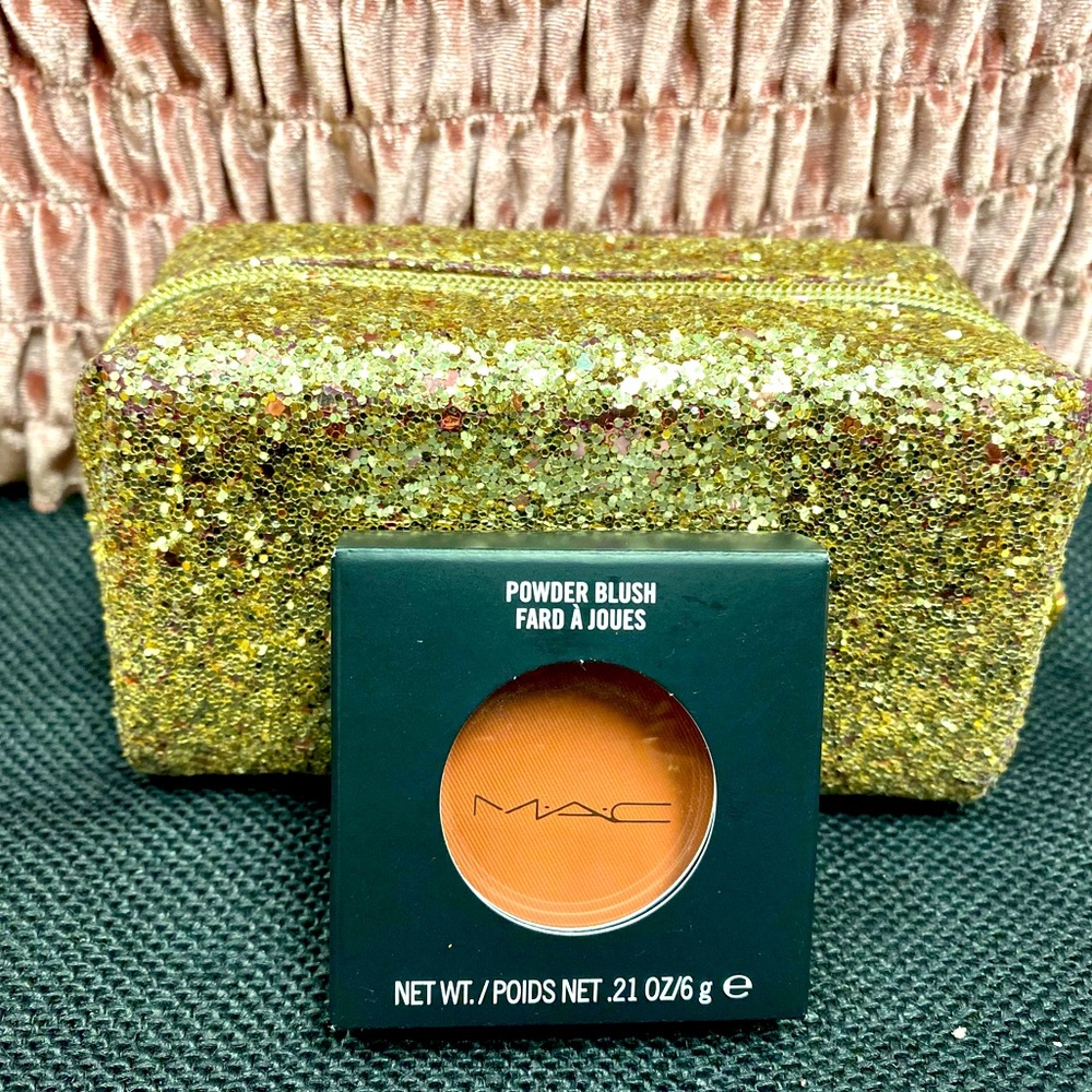 M.A.C. Powder Blush in Raizin